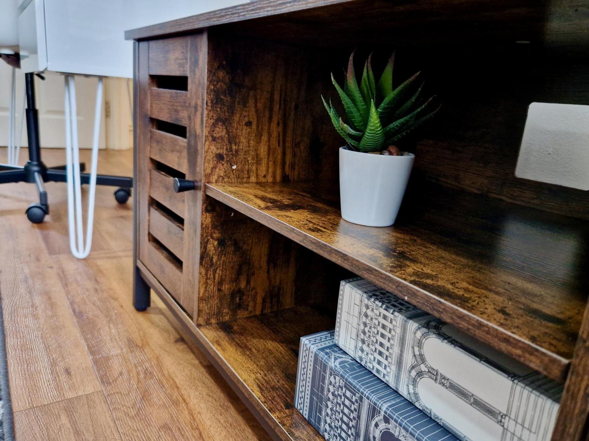Chic Luxury Serviced Next To Centre With Free Parking - Contractors & Relocators Apartment *