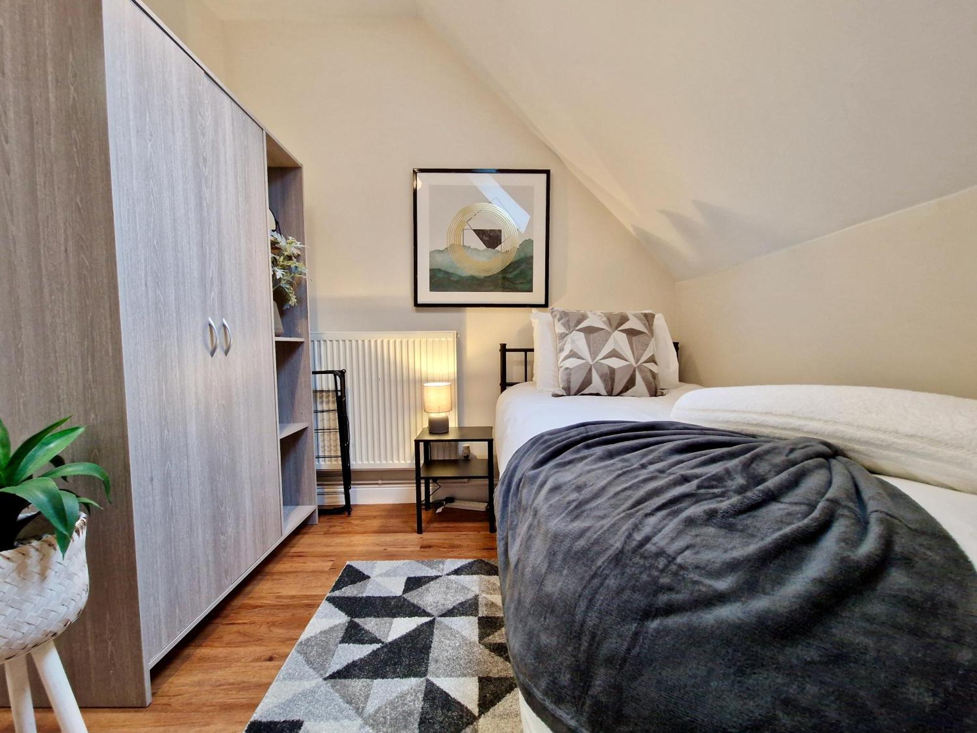Apartment Chic Luxury Serviced Next To Centre With Free Parking - Contractors & Relocators